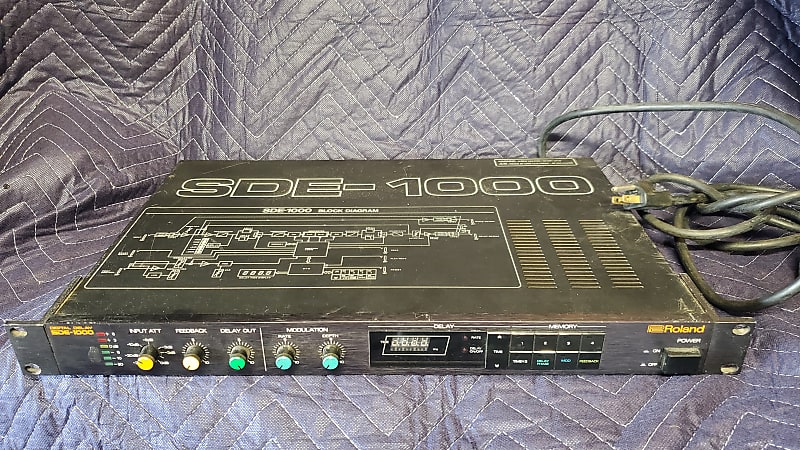 Roland SDE-1000 Digital Delay