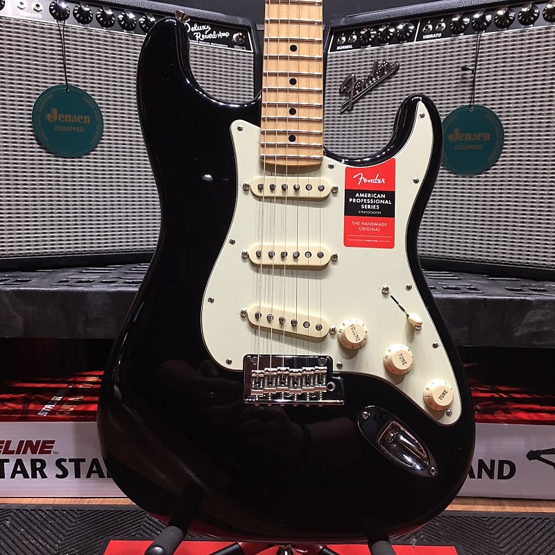 2018 Fender American Professional Stratocaster Black w/ OHSC