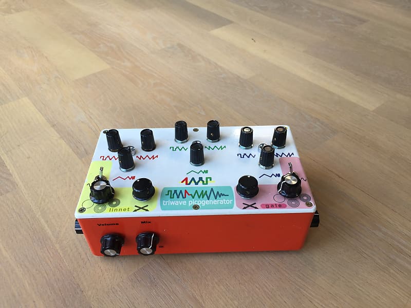 4ms Company Triwave Picogenerator - Pedal on ModularGrid