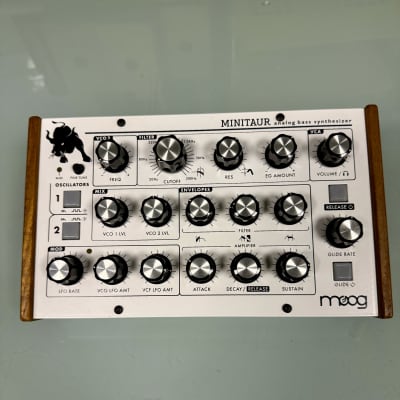 Moog Minitaur Rev2 WHITE - ULTRA RARE 250 MADE