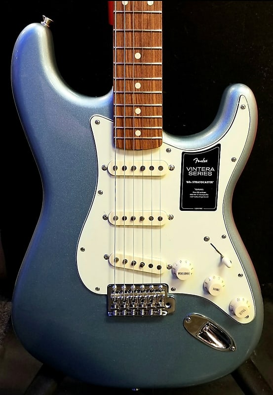 Fender Vintera '60s Stratocaster with Pau Ferro Fretboard Ice Blue Metallic - FREE Set up image 1