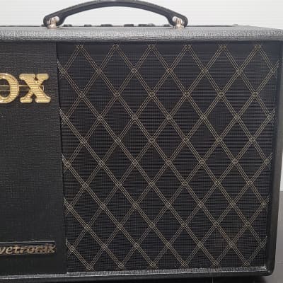 Vox valvetronix vt20x 20w deals 1x8 guitar modeling combo amp