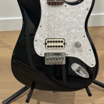 Fender Tom DeLonge Artist Series Signature Stratocaster 2002 - 2003 - Black image 2