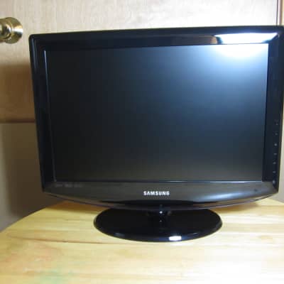 Brand New Samsung 19’ LCD Flatscreen purchases TV