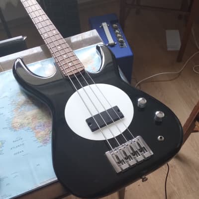 FLEABASS MODEL 32 BLACK オマケミニアンプ付き FLEABASS/フリーベース model 32 黒 - メルカリ