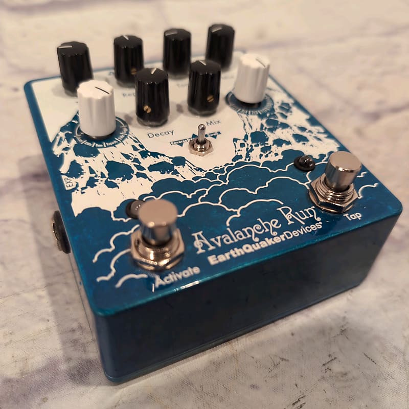 EarthQuaker Devices Avalanche Run Stereo Reverb & Delay with Tap Tempo