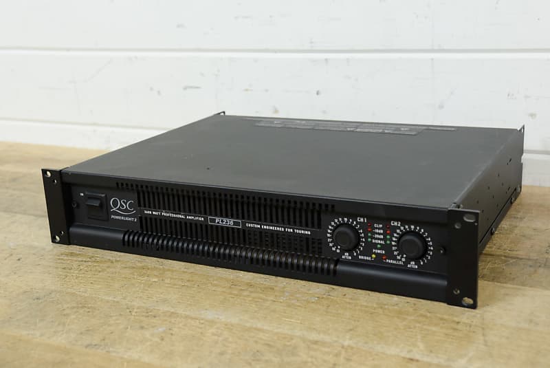 QSC PL236 パワーアンプ 3600W,良い品。動作確認済み。 1× QSC Powerlight 2 PL236 3600 Watt Professional Amplifier