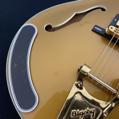 Video! Unreleased 1993 Gibson R+D Chet Atkins Country Gentleman 100th Anniversary 1994 - All Gold w/ Diamond Headstock + Block Inlays image 8