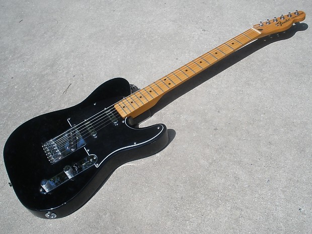、　Fender Telecaster Blackout Fender Deluxe Blackout Tele | Sweetwater