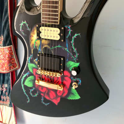 SALE!  薔薇骷髏 SKULL ROSE Hide guitar 玫瑰 Qposket hide | Reverb Brazil