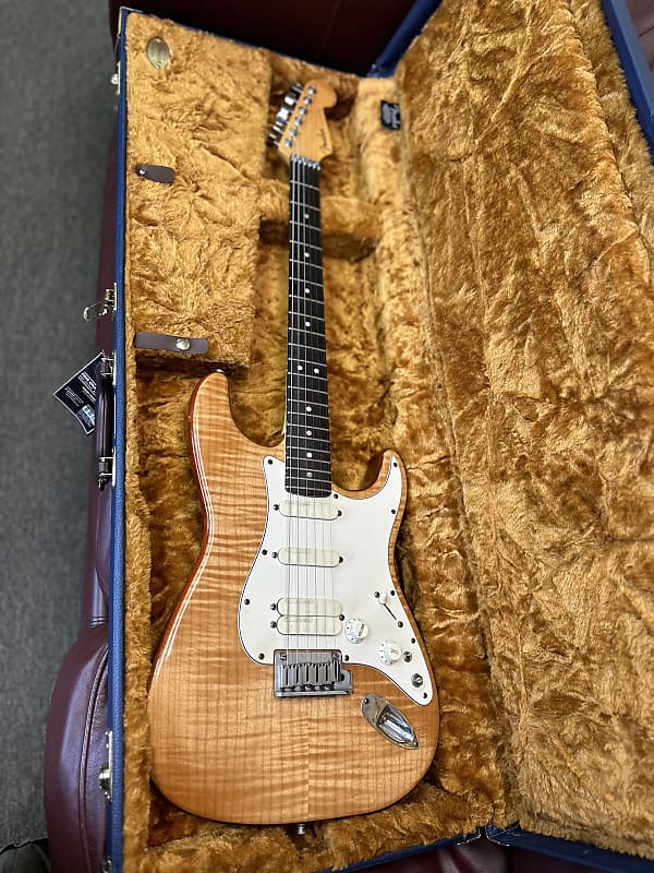 Fender Custom Shop Set-Neck Stratocaster 1993 Natural - YouTube