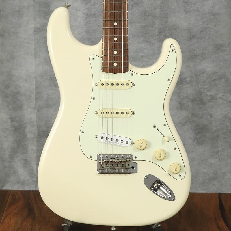 Fender Classic 60s Stratocaster MOD Vintage White (S/N:JD16002304) (09/11)
