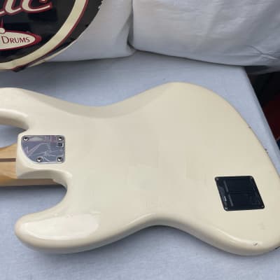 Fender Deluxe Active Jazz Bass V 5-string J-Bass 2020 - Olympic White / Pau Ferro fingerboard image 18