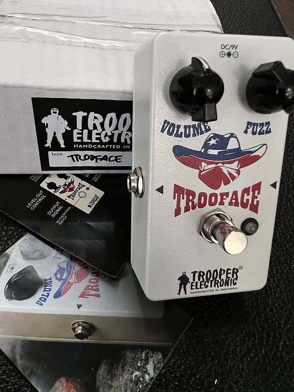 Trooper Electronic Trooface Fuzz - エフェクター