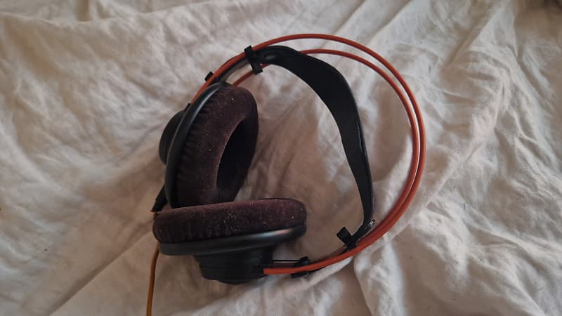 AKG K712 Pro Mixing Reference Headphones – £100 ONO image 1