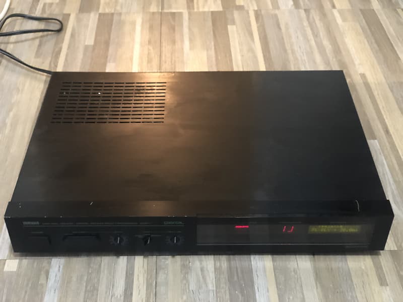 Yamaha M-35 2/4 channel Amplifier & Yamaha DSP-1 digital