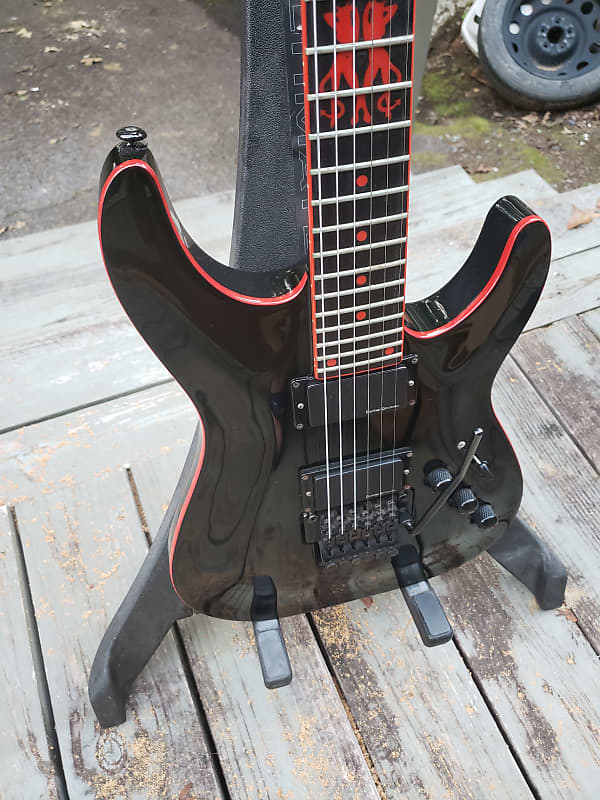 日本未発売 SCHECTER C-1 SHE DEVIL ブラック&レッド 日本未発売