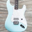 Fender Limited Tom Delonge Stratocaster - Daphne Blue (5450-C2D9)