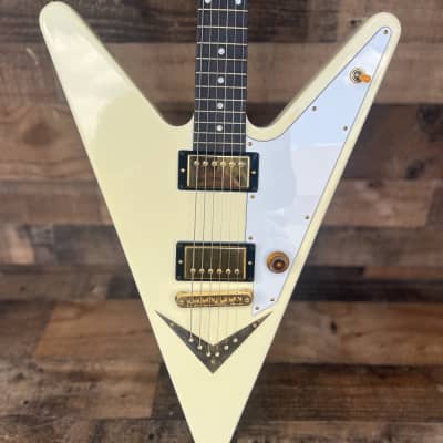 Gibson Reverse v 2007 Alpine white with case! for sale