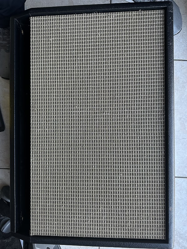 Deluxe Reverb With 1966 original grill cloth & Jensen Reverb