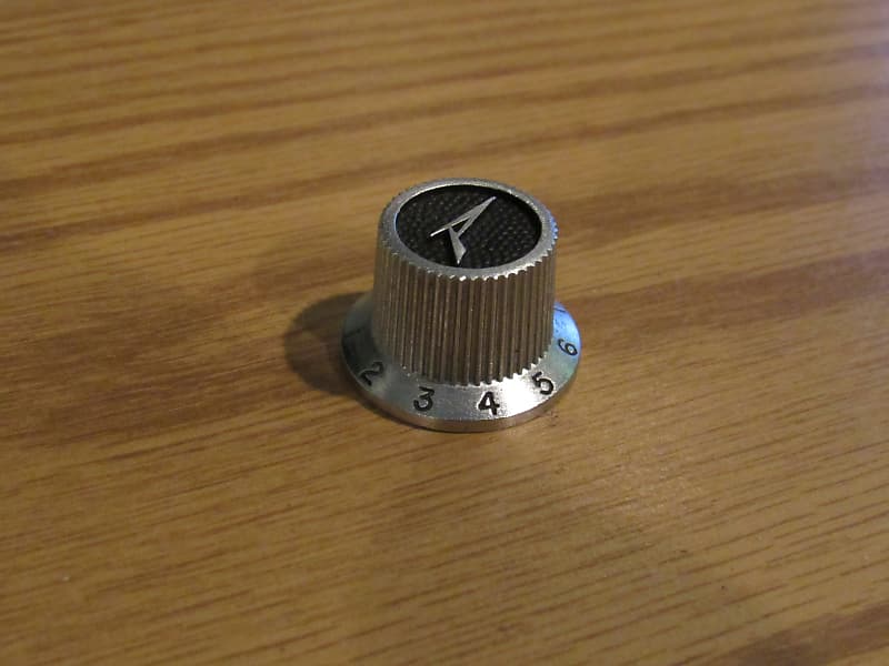 1980 Peavey T40 Bass Knob Reverb