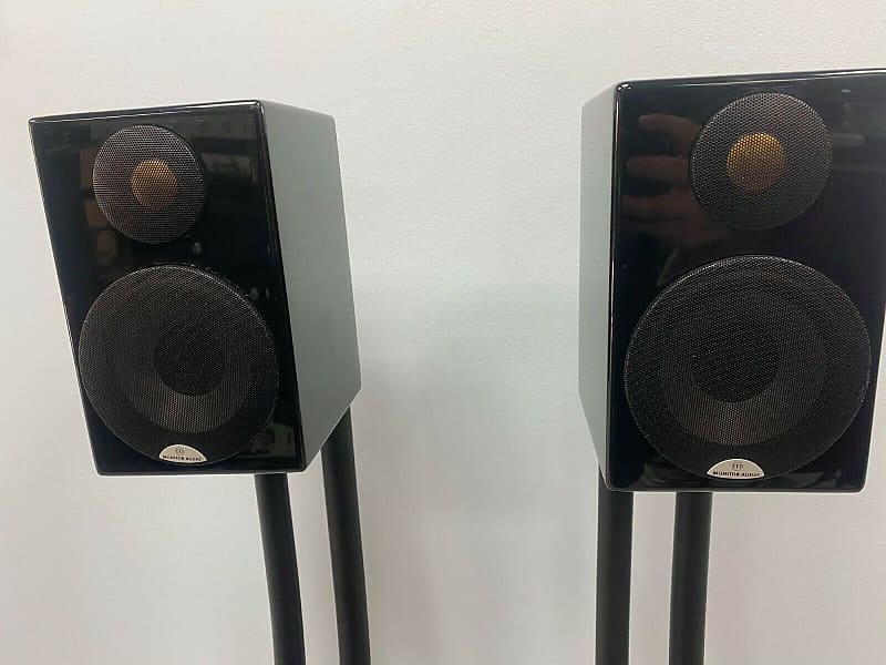 Monitor Audio Radius 90 Speakers with Stands. Gloss Black - Mint