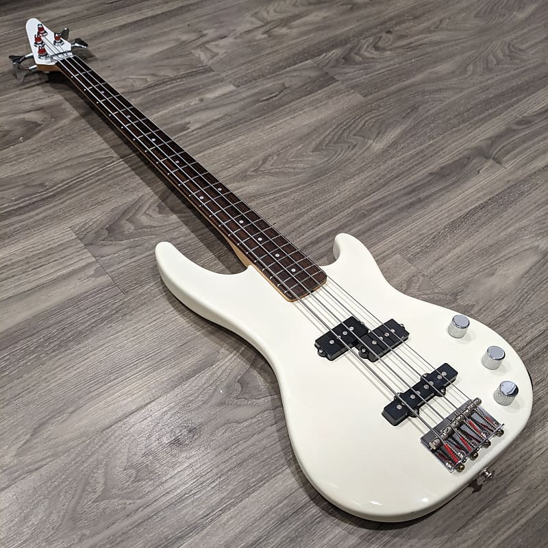 1987 Greco AMB-42 Atomic Bass 32