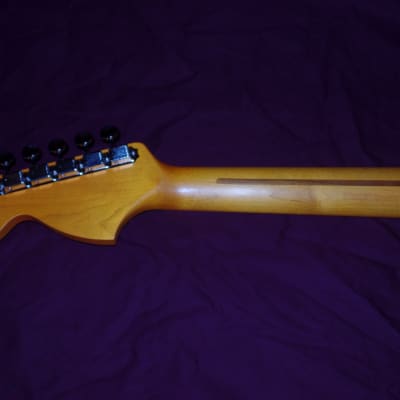 21 fret 1970s Closet Classic C shaped Stratocaster Allparts Fender Licensed vintage maple neck image 3