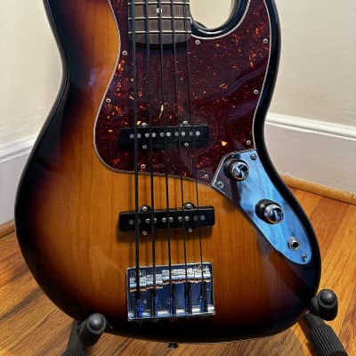 Fender Deluxe Jazz Bass V   2014 - 3-Color Sunburst for sale
