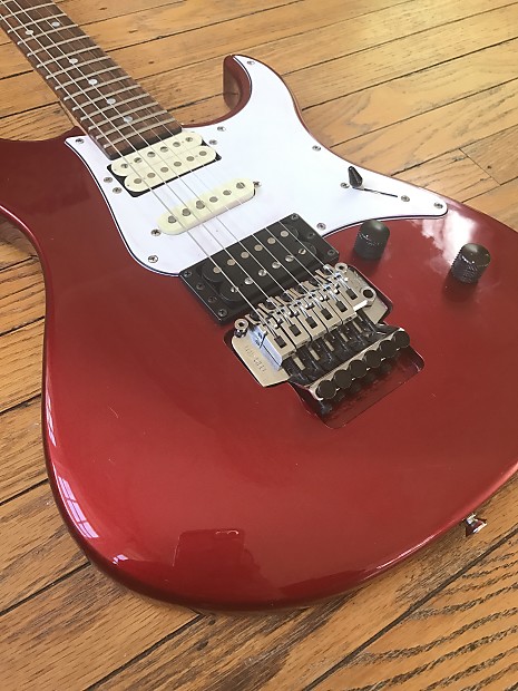 お気に入りの Yamaha 1990 Pacifica Reverb | Rose Floyd HSH 721 ギター