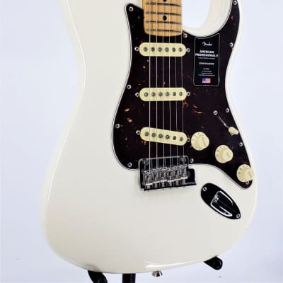Fender American Professional II Stratocaster Olympic White Ser#US210106754 image 4