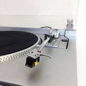 Vintage JVC L-F210 Direct Drive Turntable with Original Audio Technica DR100 Cartridge Audiophile in image 4