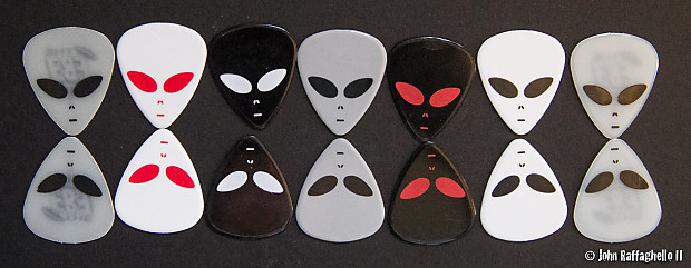 Alien sales guitar pick