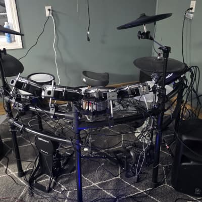 Roland TD-27KV2 V-Drums Kit + Double Bass Pedals + Hi Hit Stand + Snare Stand + Extra Toms