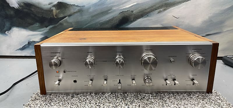Pioneer SA-7100 20-Watt Stereo Solid-State Integrated Amplifier 1972 - 1975 - Silver  			