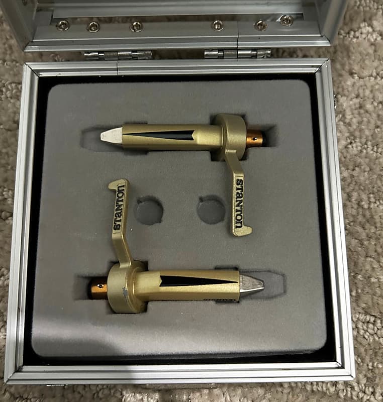 Stanton GrooveMasterII DJ Cartridges Pair (no stylus) with Metal Case  Groove Master 2 II