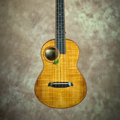 Moore Bettah tenor koa ukulele with Calton case image 3