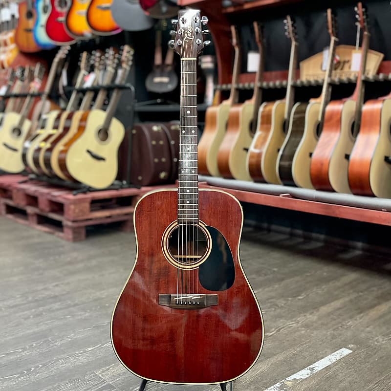 TAKAMINE PT-207　ハードケース付　アコースティックギター　タカミネ Takamine PT-207, Japan (Demo) - YouTube