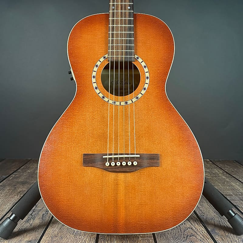 Art & Lutherie Ami Cedar QI Parlor Guitar- Antique Burst