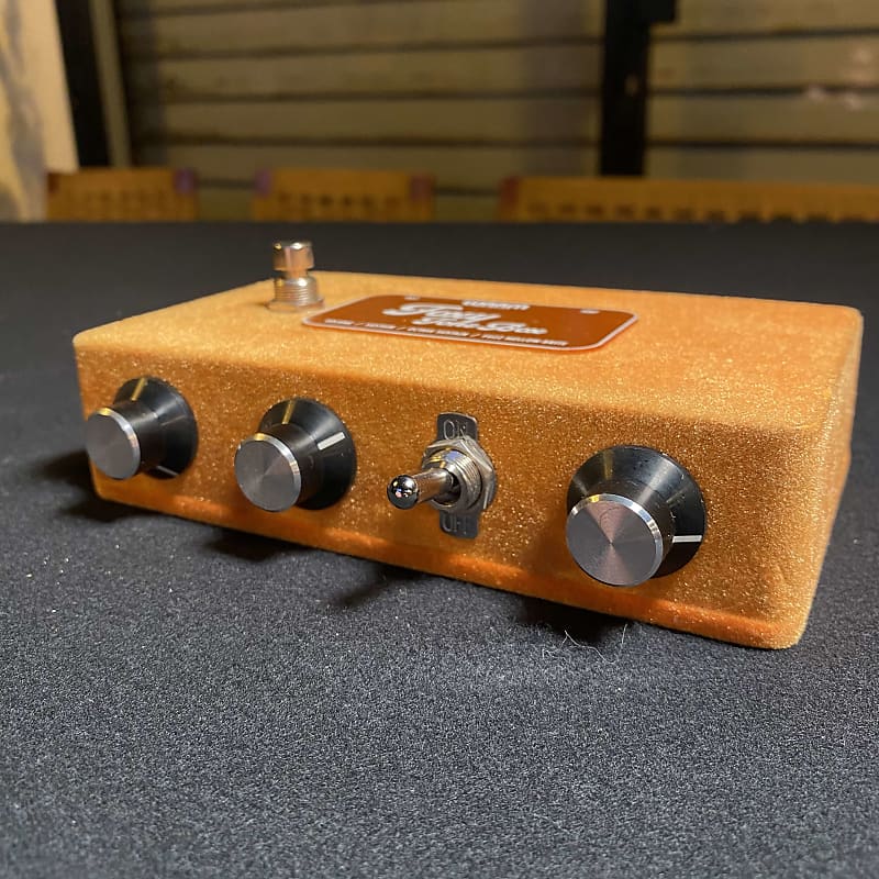 Warm Audio Foxy Tone Box