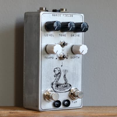 Sonic Fields RattleSnake tremolo / overdrive image 2