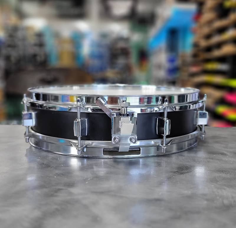 Pearl S1330B 13 x 3 Inches Black Steel Piccolo Snare Drum : :  Musical Instruments, Stage & Studio