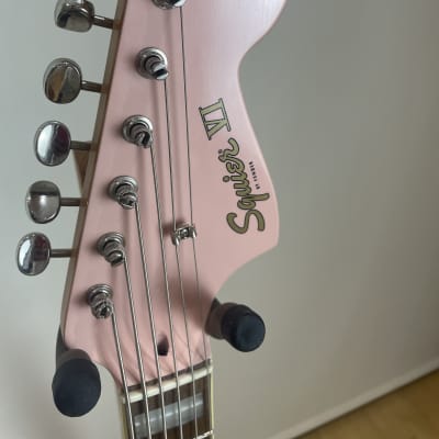 Squier Classic Vibe Bass VI Shell Pink w/Matching Headstock FSR