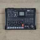 Zoom R8 Recorder/Interface/Controller/Sampler MINT