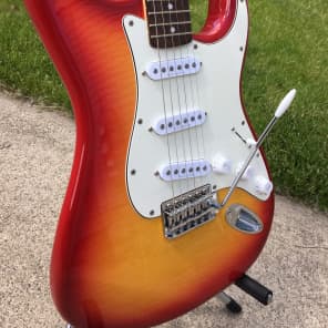 Squier standard stratocaster cherry sunburst hotsell