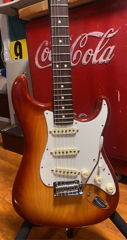 Fender American Pro Stratocaster 2019 Sunburst image 1