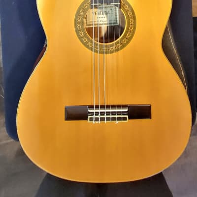 Japan VENTURA V-1586 Nylon String Full Size Classical Guitar With Original Case Beautiful for sale