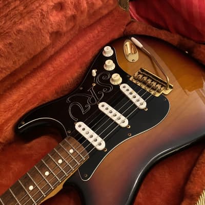 Fender Stevie Ray Vaughan Stratocaster with Pau Ferro Fretboard 1992-1999 - 3-Color Sunburst image 1