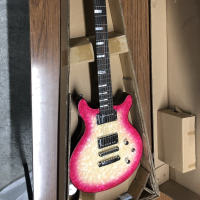 Daisy Rock 'Elite Venus' Electric Guitar - DR6312 Pink Daisy Rock 'Elite Venus' Electric Guitar - DR6312 Pink