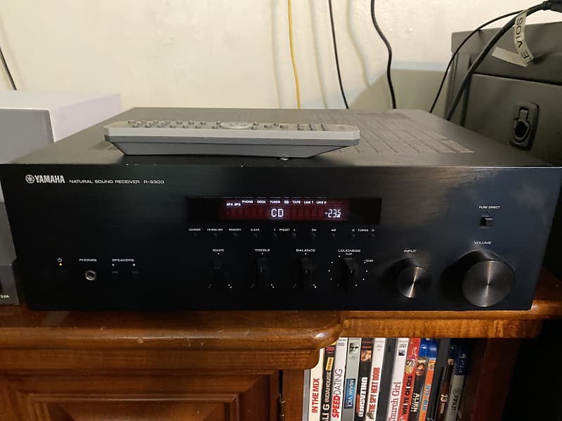 Yamaha amplifier  Rs300 2014 Black  			